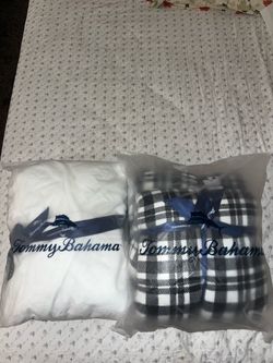 Tommy Bahama Sherpa Blanket and Bath Robe