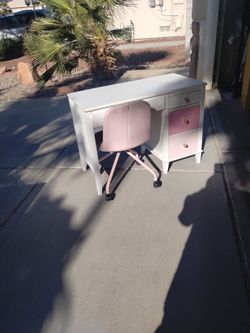 WOOD DESK AND CHAIR WITH WHEELS