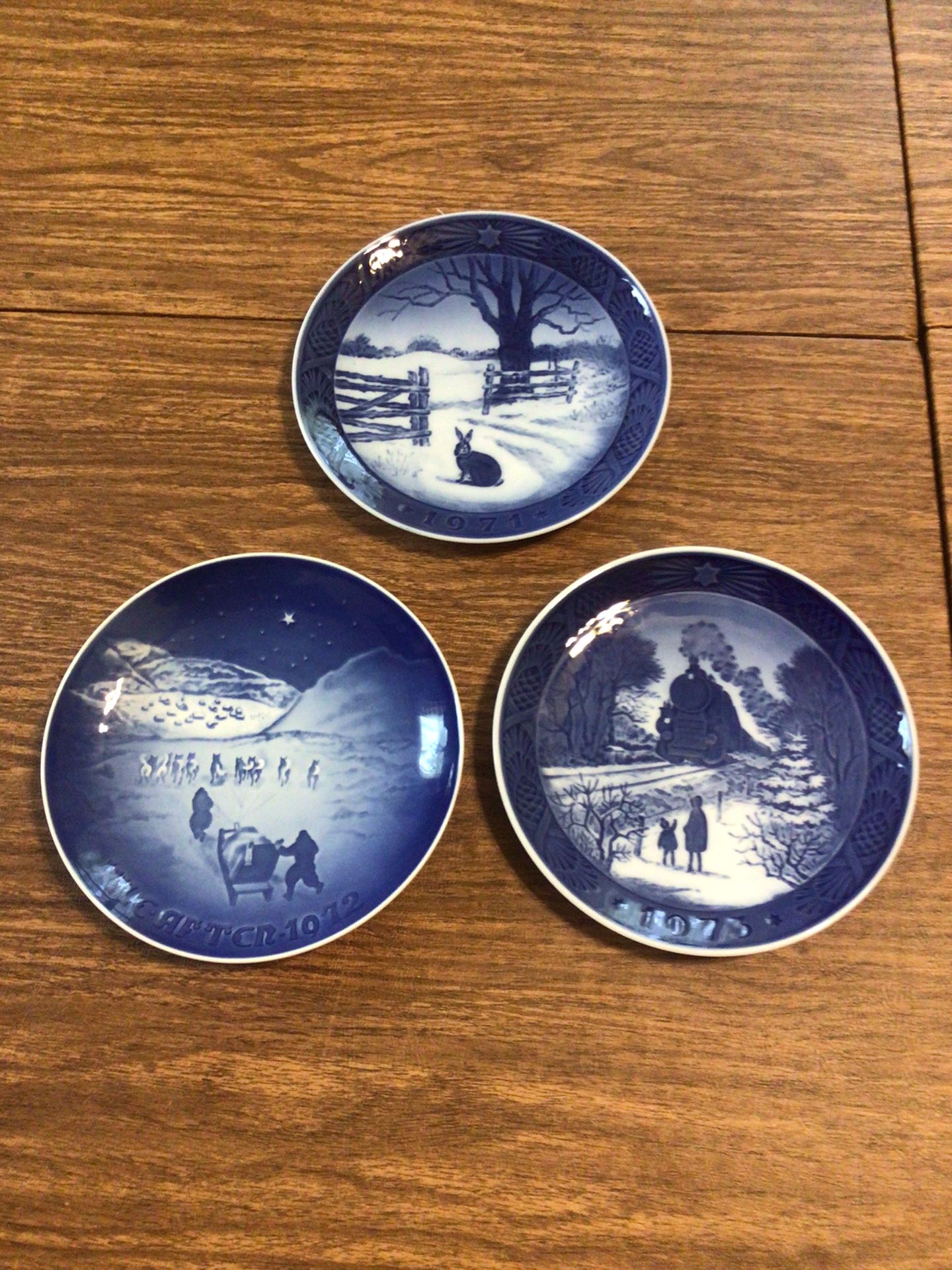 (3) Vintage 1(contact info removed) Royal Copenhagen 6in Porcelain Christmas Plates