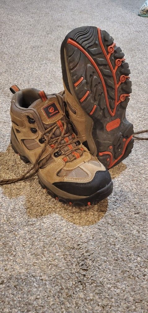 Mens Tamarack Hiking Boots Size 9.5