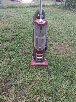 NICE SHARK NAVIGATOR BAGLESS VACUUM
