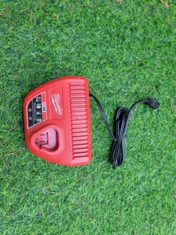 Milwaukee M12 Battery Charger