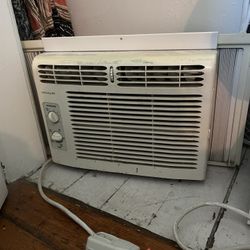 Frigidaire AC Unit