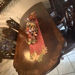 Familiar Dinning Table