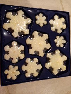 Set of 9 snowflake floating candles Brand new