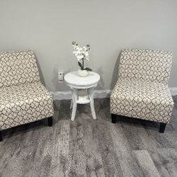 Set of Chairs and Round Table 