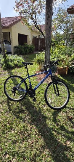 Huffy bike for adults (Read description)