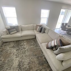 3 Piece sectional (Rooms To Go) 