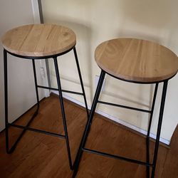 2 Counter/bar  Stools Like New 