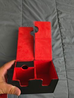 Deck box / binder trading cards