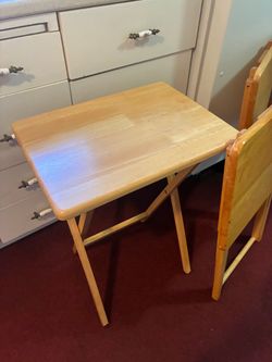 4 wooden tv trays