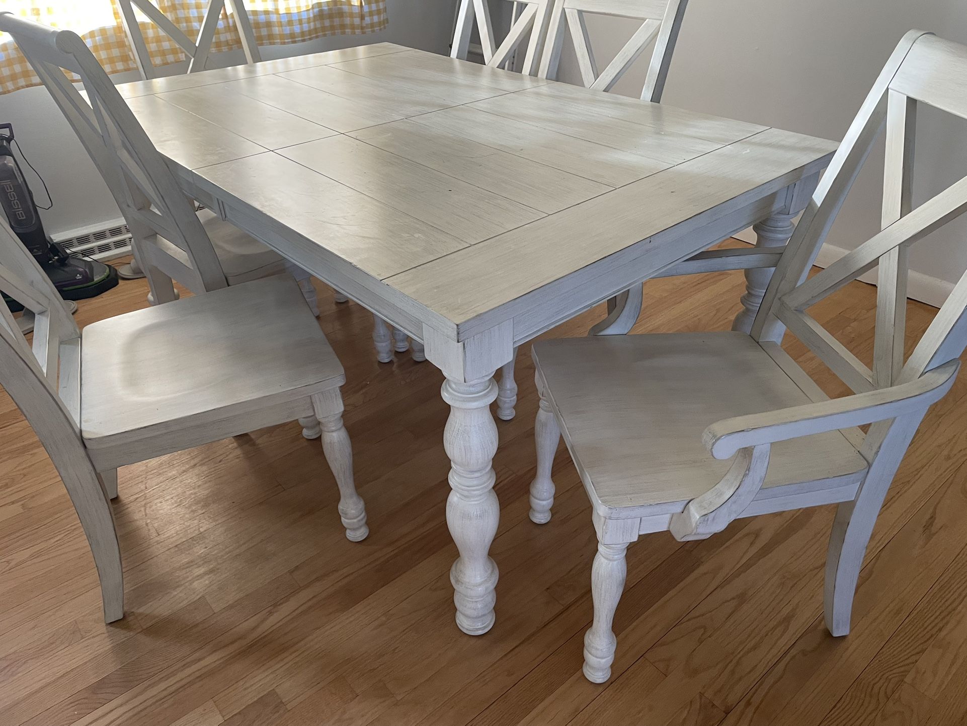 Beautiful & heavy Eminence Extendable Dining Set