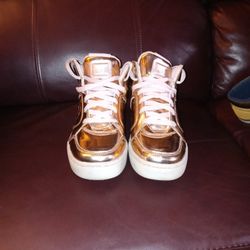 Girls Sketchers Size 3.5 Metallic Gold Color W/ USB 