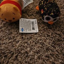 Winnie The Pooh And Penguin Tsum Tsums 