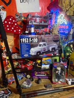 COLLECTIBLES & MORE!