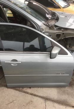 2007 mercury milan or fusion passenger door complete with mirror