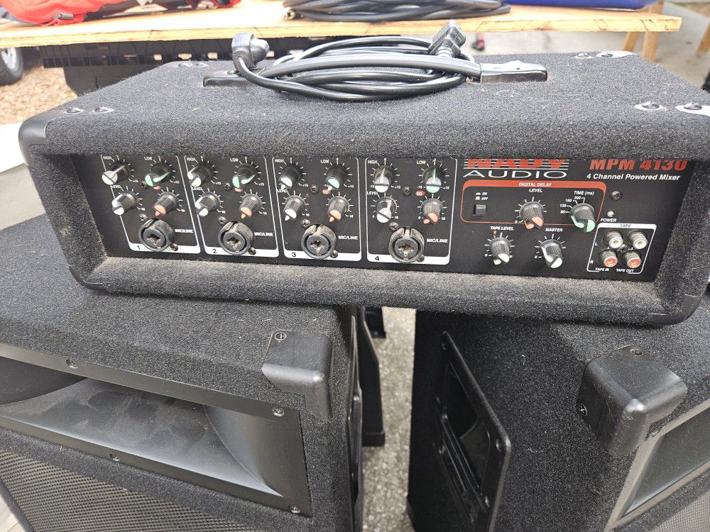 Nady 150w Amplifier/ Mixer PA System With 400 Watt Speaker Pair