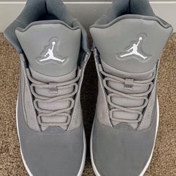 Men’s Jordan Max Aura 2 “Cool Grey” Size 10