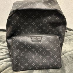 Louis Vuitton Discovery Backpack 