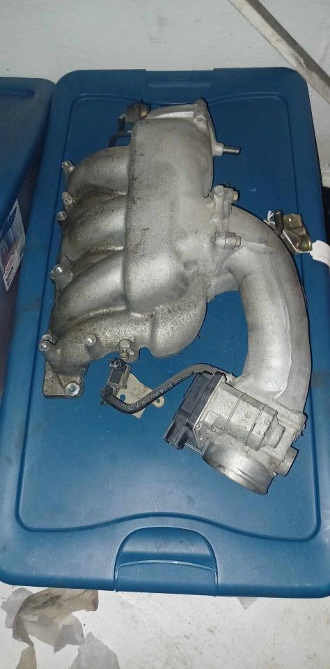 05 murano intake manifold with throttle body from 3.5 engine  