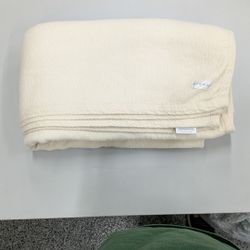 SFERRA ST. MORITZ BLANKET QUEEN RETAIL $279. ONLY $100