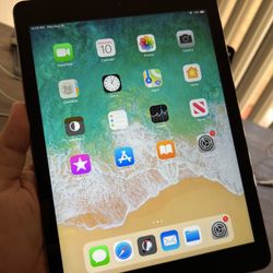32GB iPad Air 1st Gen 9.7” Retina Display 32GB Space Gray Wi-Fi32GB 