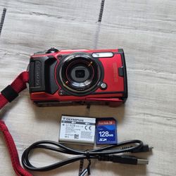 Olympus Tough TG-6 12MP Tough Camera - Red, Excellent Condition 
