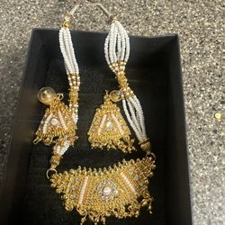 Indian Necklace With Earrings 