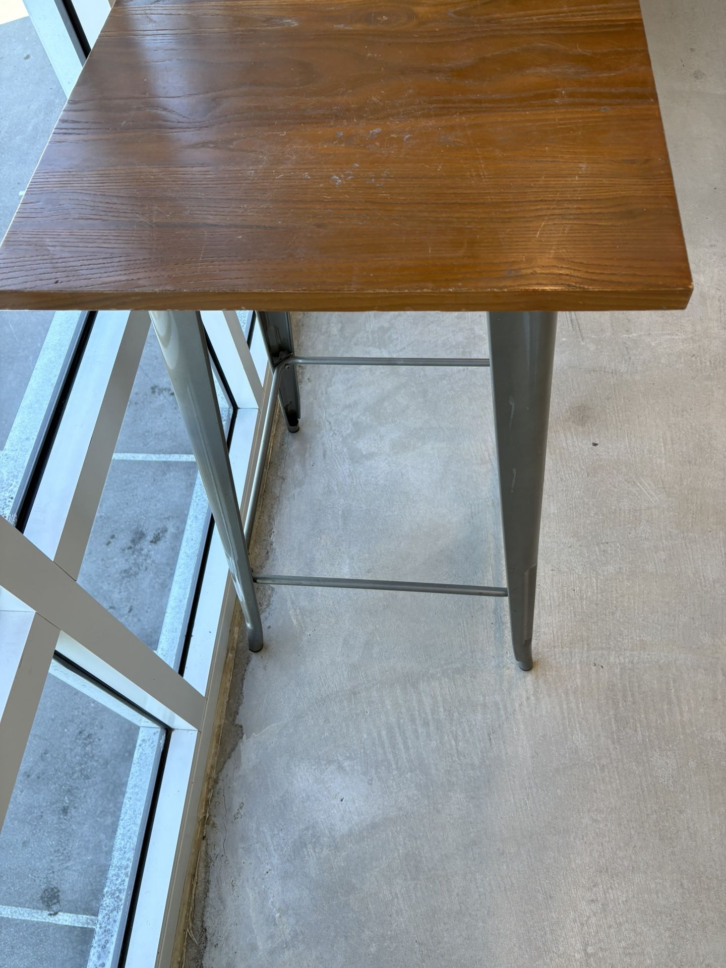 Beautiful Wooden Bar Table – Tall & Stylish 🍹🪑