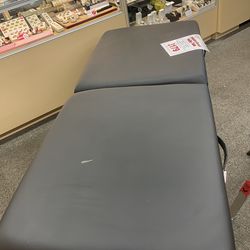 Master Massage Chicago Massage Table- RoMA