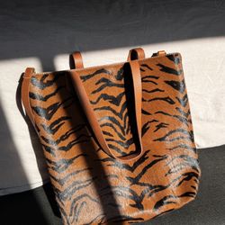 CLOSET CLEAN OUT: Leather Handbags