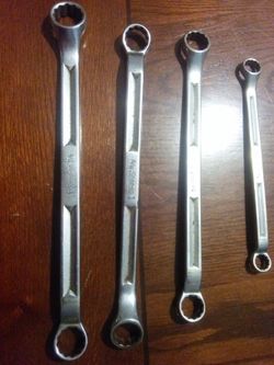 Snap-no wrench set