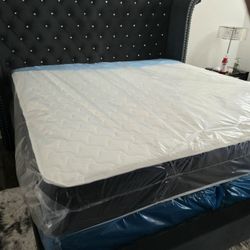 NEW KING PLUSH PILLOW TOP MATTRESS WITH BOX SPRING ♨️ Bed frame is not available