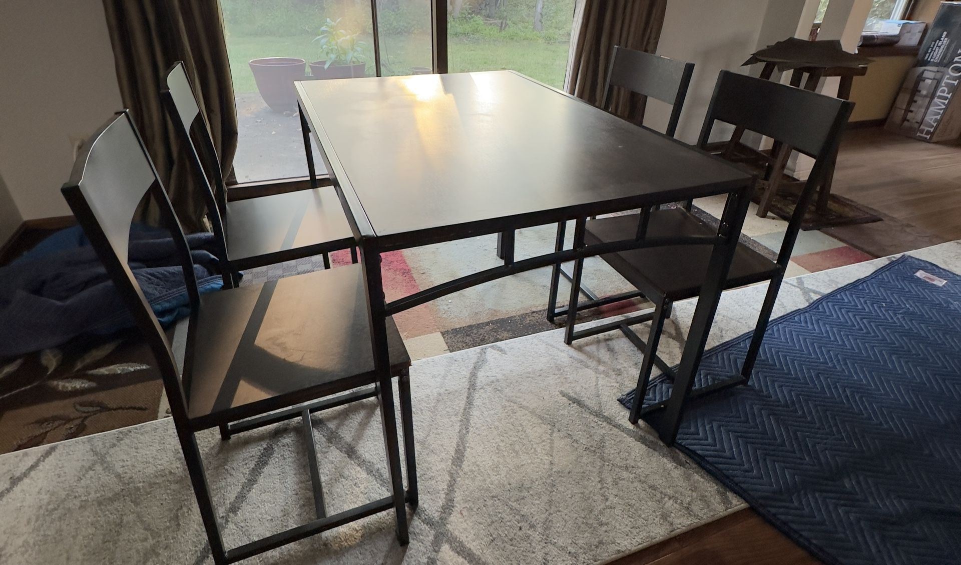 Small Dining Table With 4 Chairs For Sale