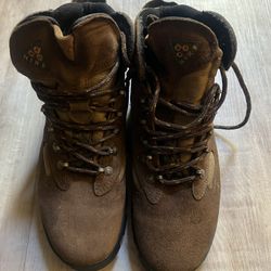 Nike Air ACG  Brown Suede Hiking Boots