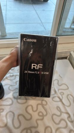 Canon RF 24-70mm F2.8 L IS USM Lens with CANON RF 35mm f1.8 macro stm