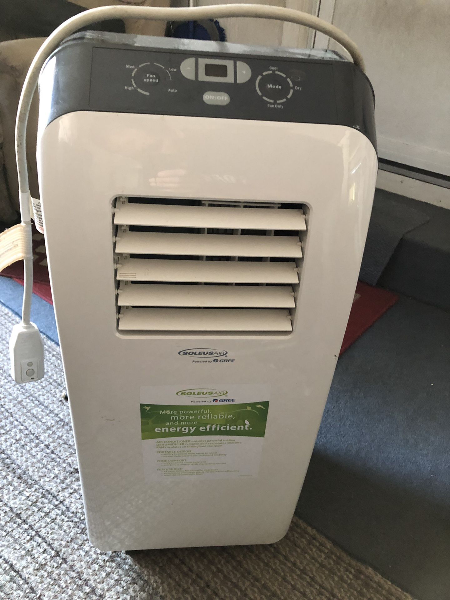 Portable a/c unit. Only used 2 times. Like new. 10,00btu