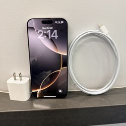 IPhone 16 Pro Max 256  GB,! 100% Battery Health.  (AT&T Or Cricket).  Hablo Espanol.