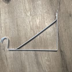 5 White Brackets