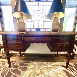 Reduced Gorgeous  Writing Desk Excellent Condition 