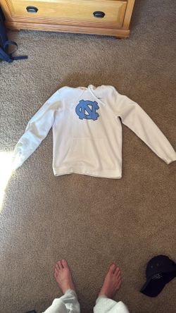 Nike North Carolina Tar Heels Club Hoodie- Size Medium