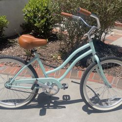 LIKE NEW Retrospec Chatham 24” Beach Cruiser Bike