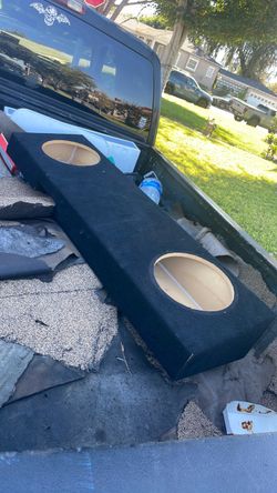 Custom speaker box that fits 2 12s, for years 2007-18 single cab Chevy