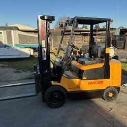 Hyster Forklift (READ LISTING)