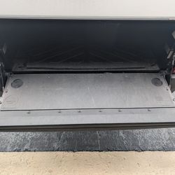 Toyota Tacoma 16-23 Tailgate Table Top Cover