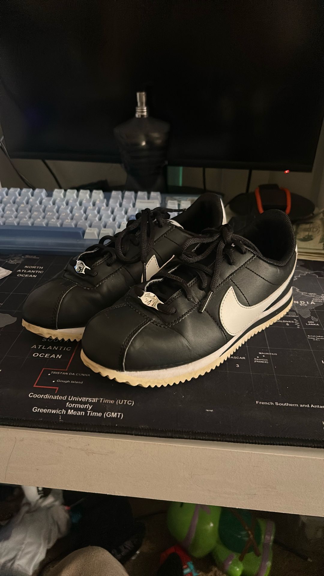 Nike Cortez’s Womans In Black