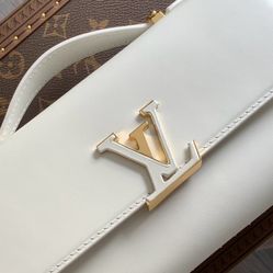 White simple ladies luxury bag