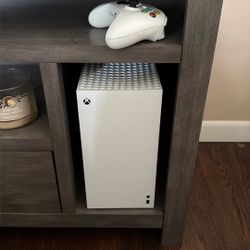 White Xbox Series X 