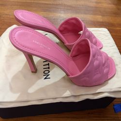 New In Box Louis Vuitton Revival Pump In Pink Size 40