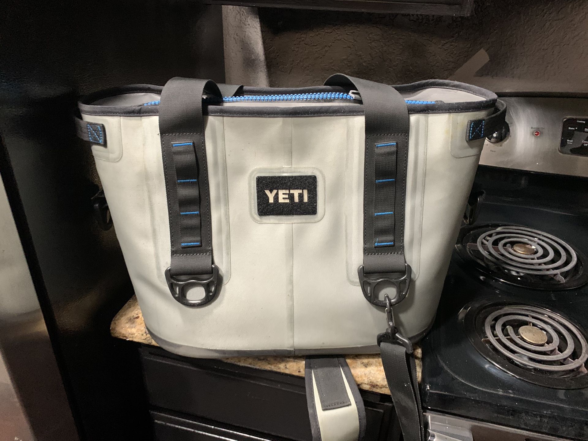 Yeti cooler used for Sale in Dallas, TX OfferUp
